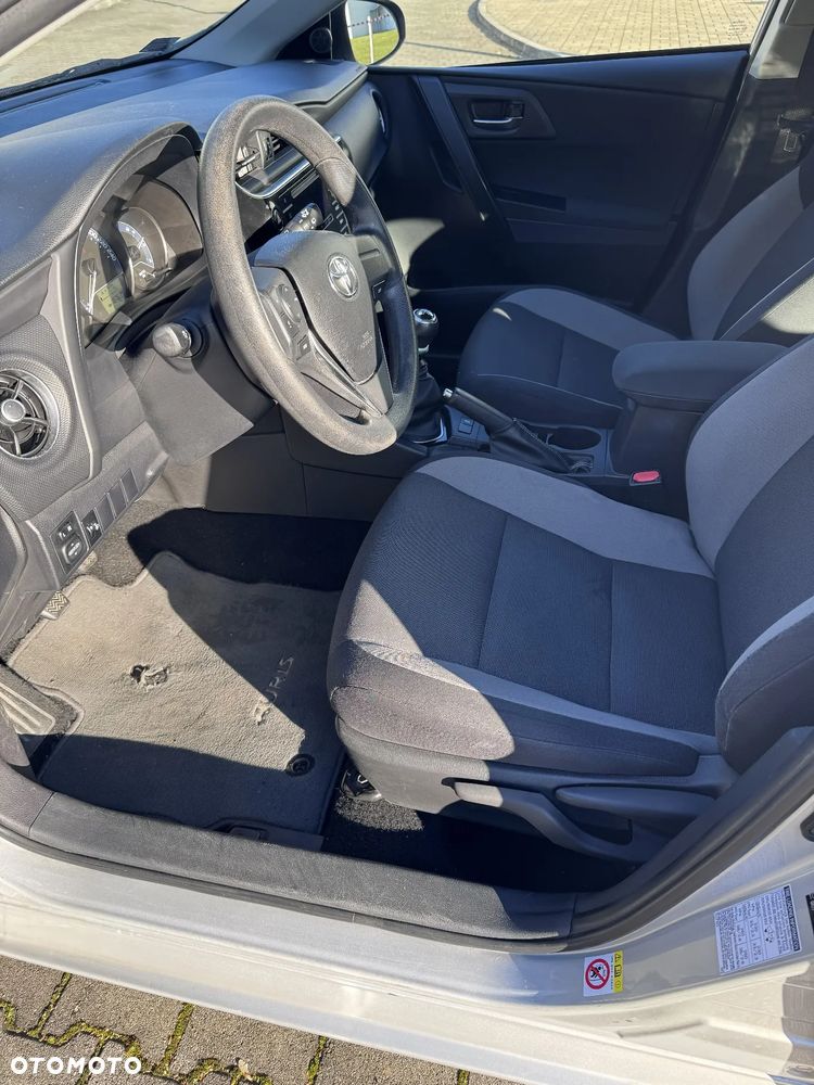 Toyota Auris 1.6 Active - 11