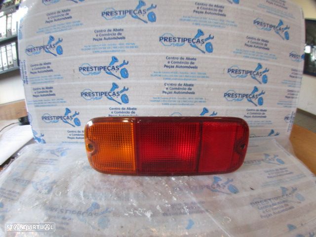 Farol Tras Stop3071 SUZUKI GRAND VITARA 2002 2.0TDI 4X4 110CV 5P DOURADO ESQ STANLEY - 1