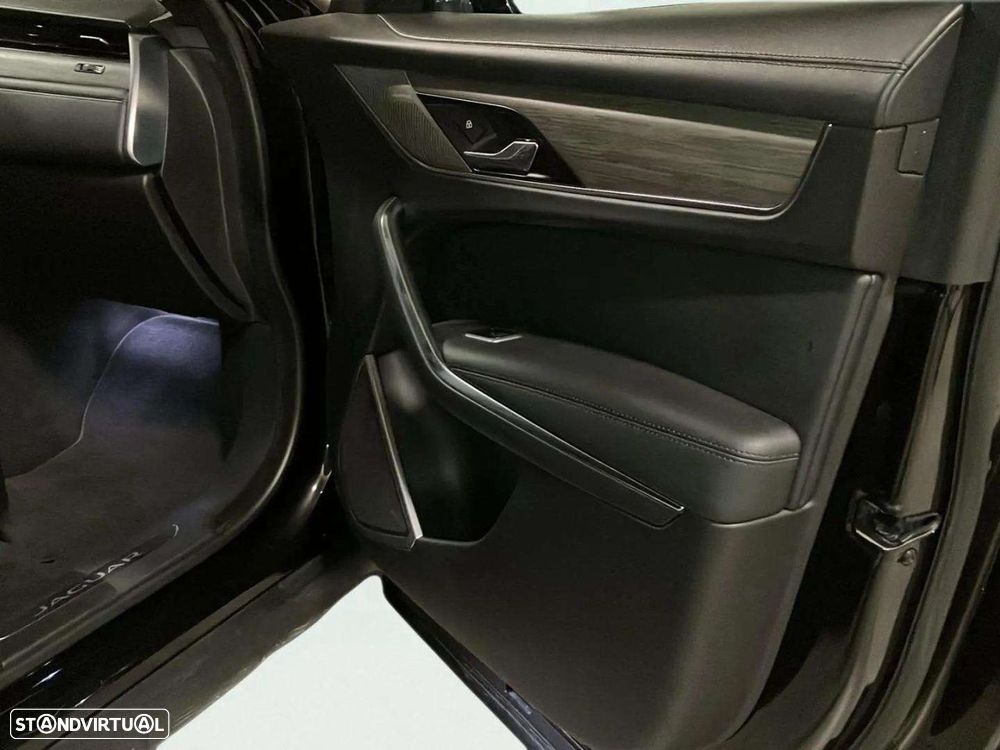 Jaguar F-Pace 2.0 P400e AWD HSE - 20