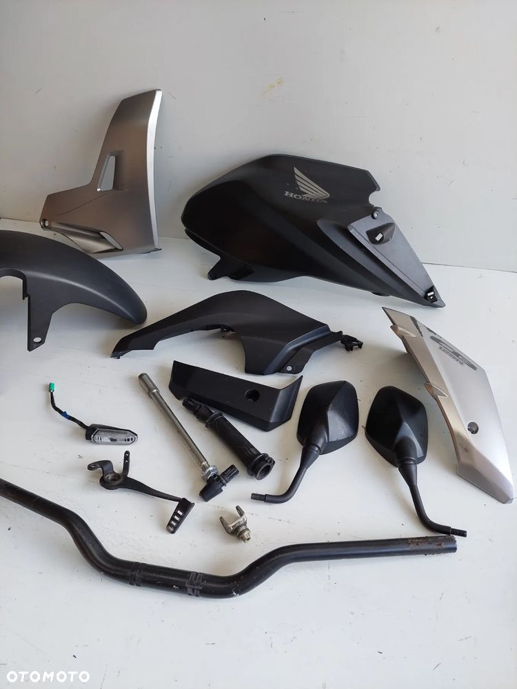 HONDA CB 125 R błotnik owiewka lusterko kierownica kierunkowskaz - 2