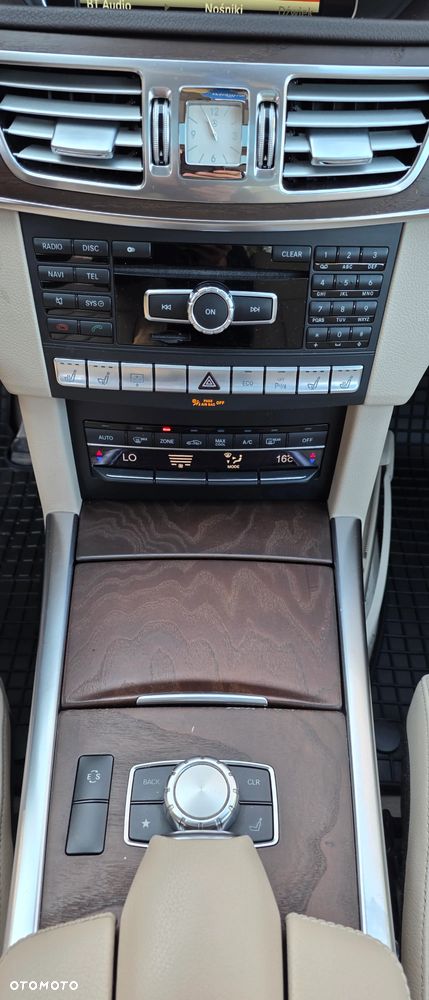 Mercedes-Benz Klasa E 500 BlueEFFICIENCY 7G-TRONIC Avantgarde - 22