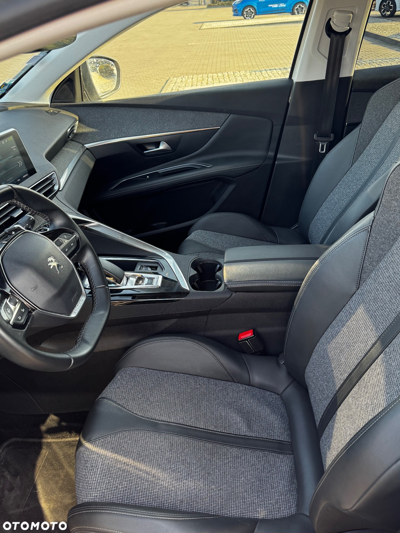 Peugeot 3008 1.6 PureTech Hybrid4 PHEV Allure Pack S&S EAT8 - 7