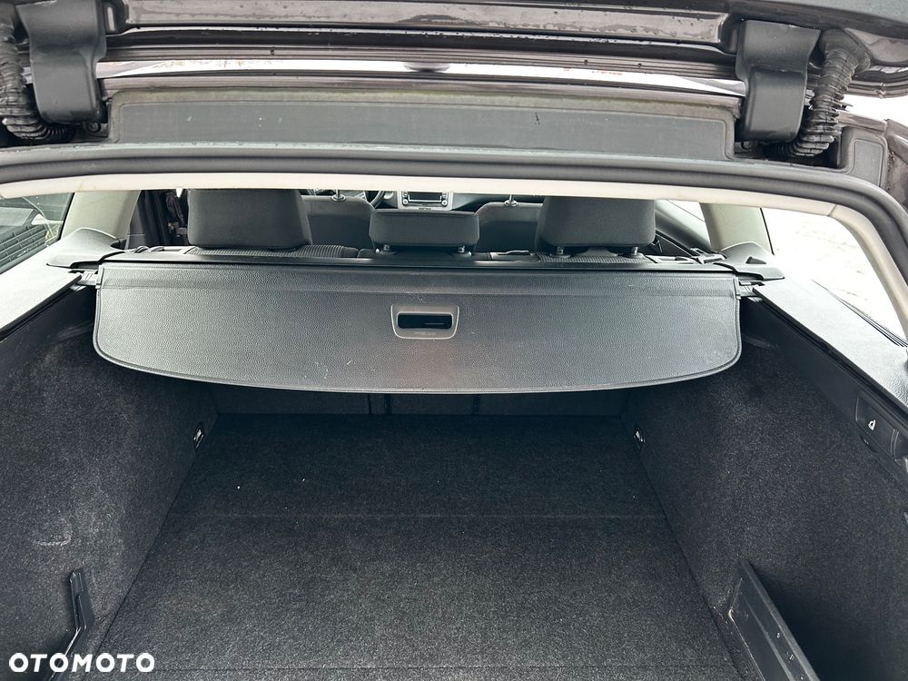 Volkswagen Passat 1.6 TDI BlueMotion Technology Trendline - 16