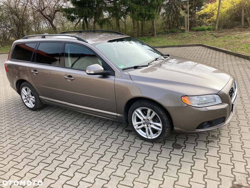 Volvo V70 D5 Kinetic - 2