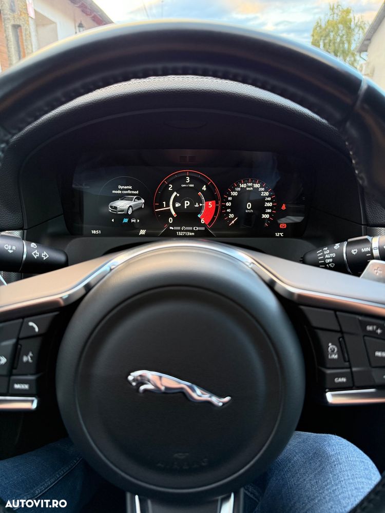 Jaguar XF 20d AWD Aut. Chequered Flag - 19