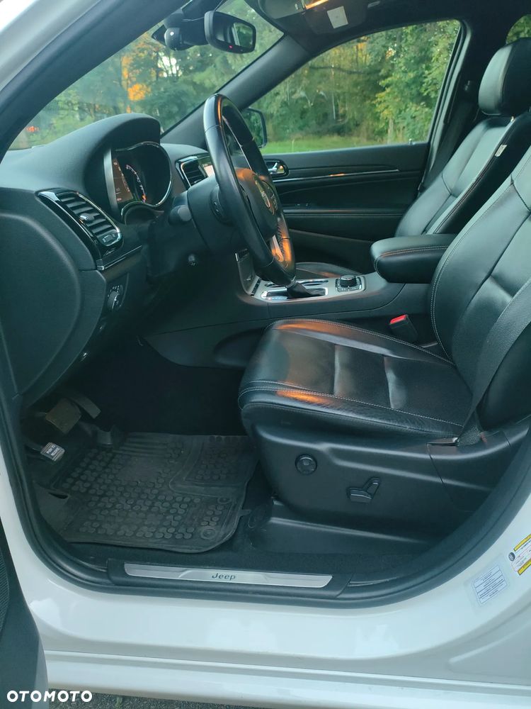 Jeep Grand Cherokee - 15