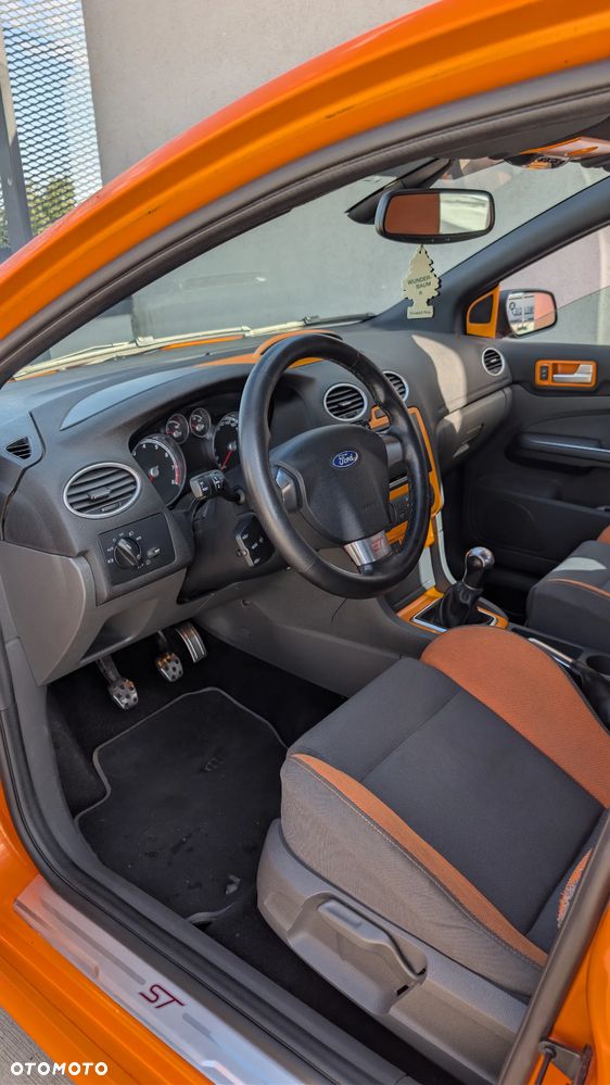 Ford Focus ST - 12