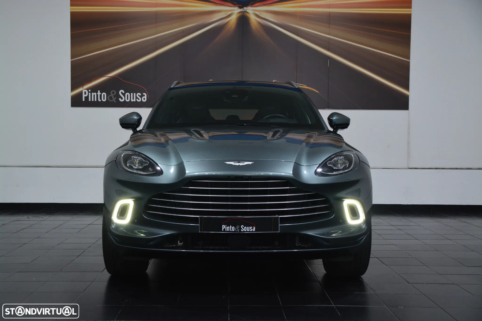 Aston Martin DBX Standard - 3