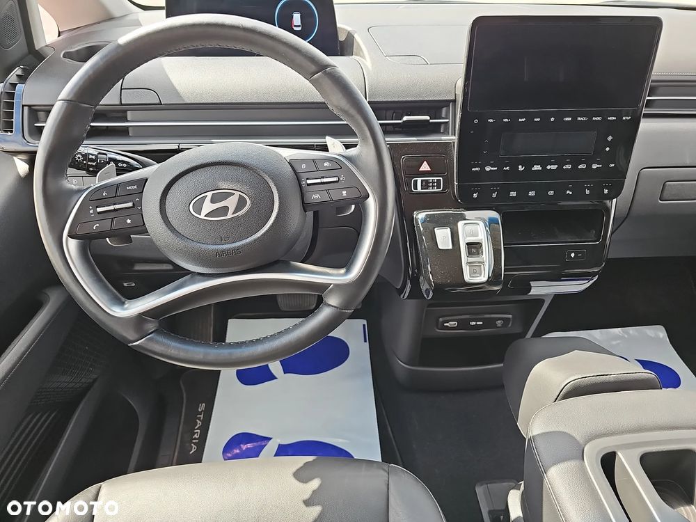 Hyundai Staria - 11