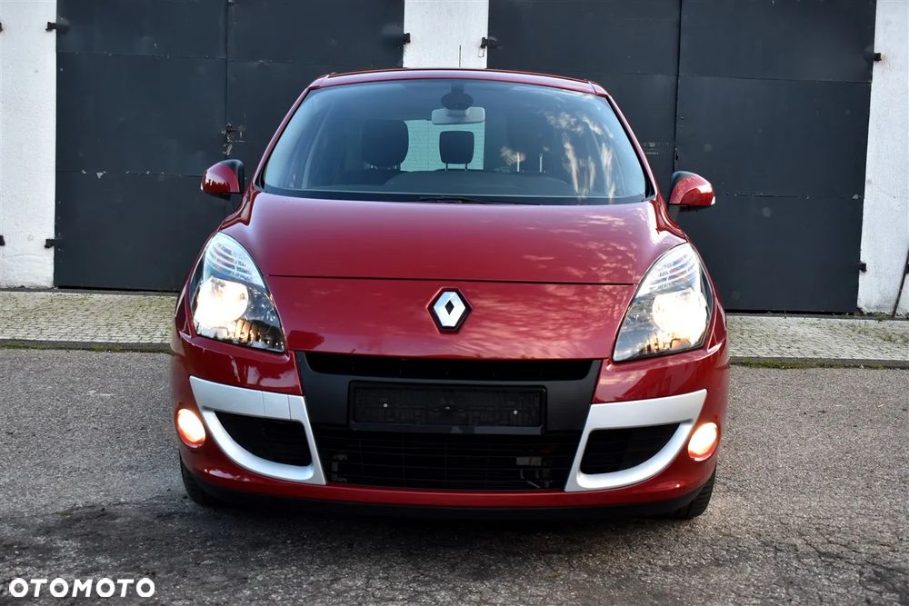 Renault Scenic 2.0 16V Privilege CVT - 2