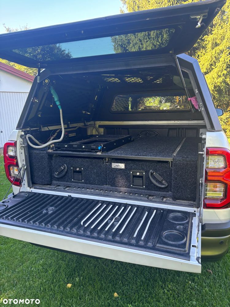 Toyota Hilux - 12