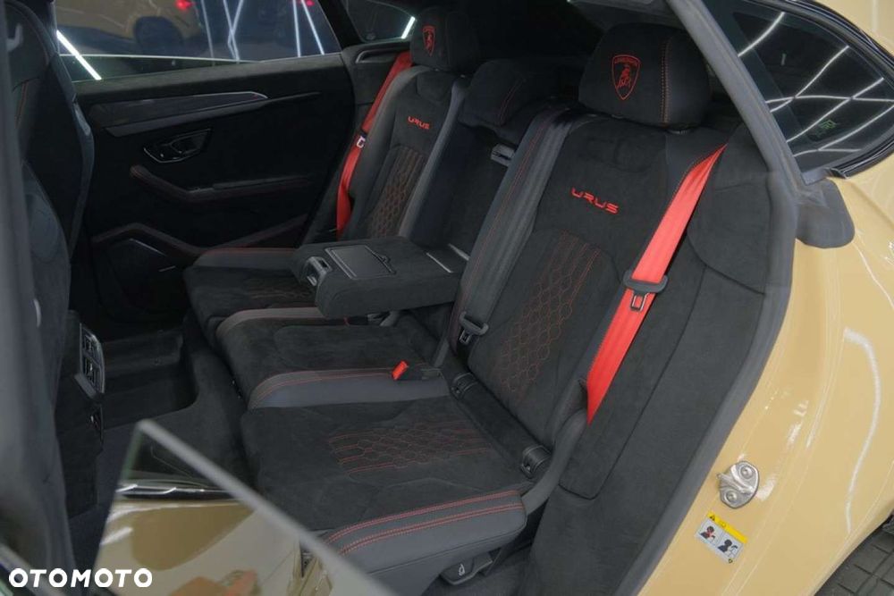 Lamborghini Urus - 21