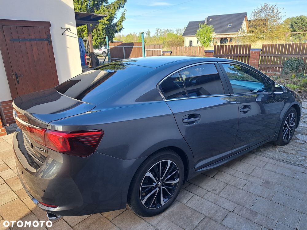 Toyota Avensis 1.8 Premium - 3