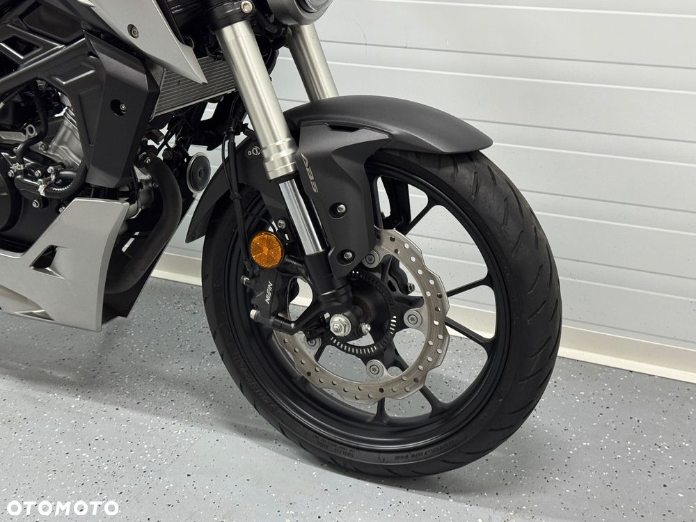 Honda CB - 11