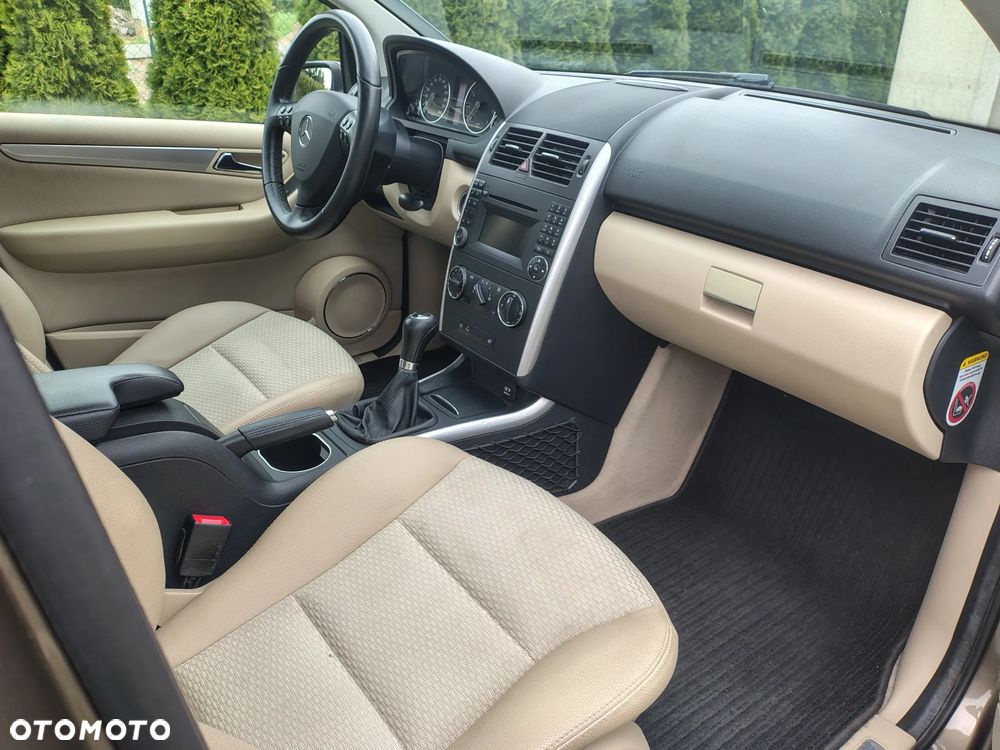 Mercedes-Benz Klasa A 170 BlueEFFICIENCY Avantgarde - 10