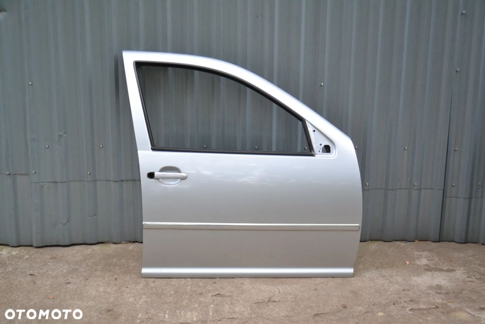 VW GOLF IV BORA DRZWI PRZÓD PRZEDNIE PRAWE LISTWA CHROM LA7W POMORSKIE - 1