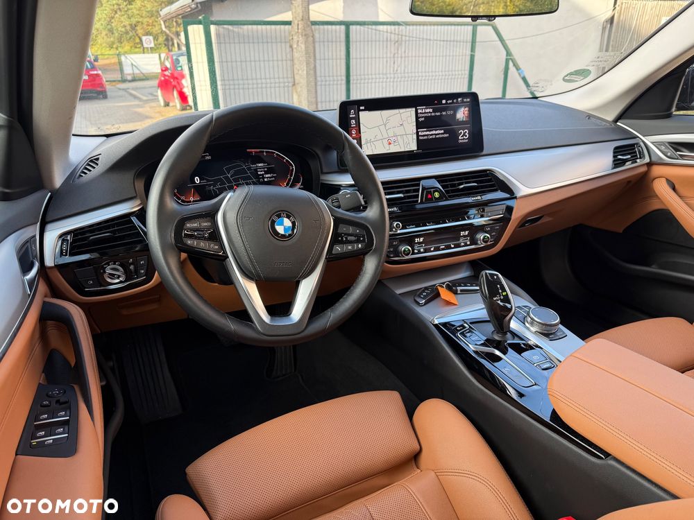 BMW Seria 5 520i - 13