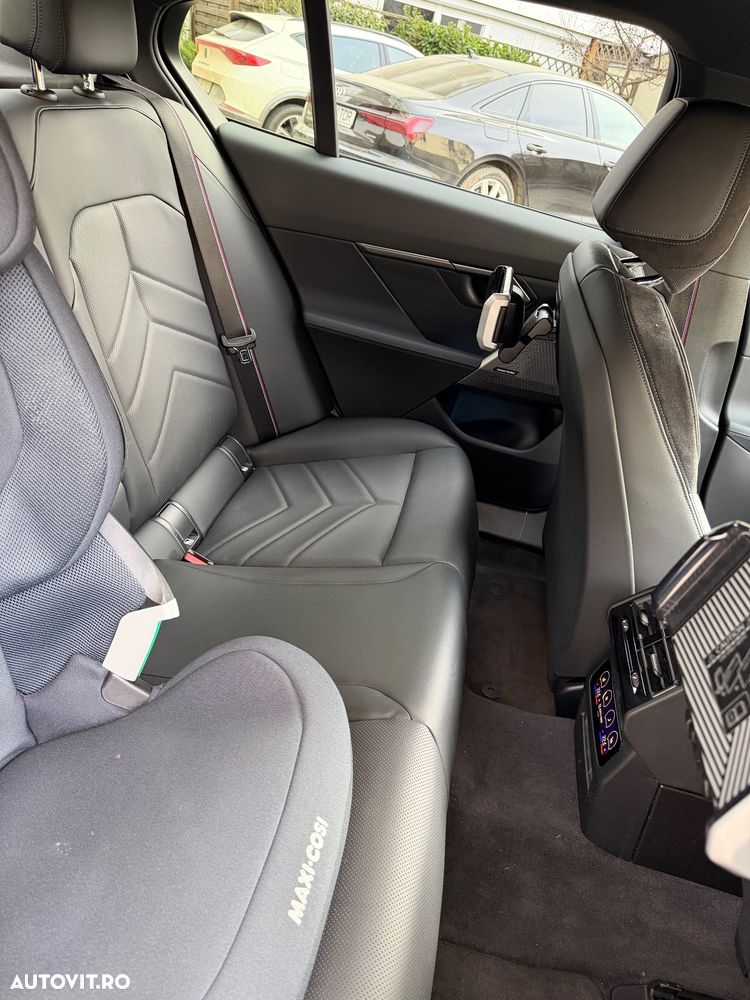 BMW i5 eDrive40 - 18