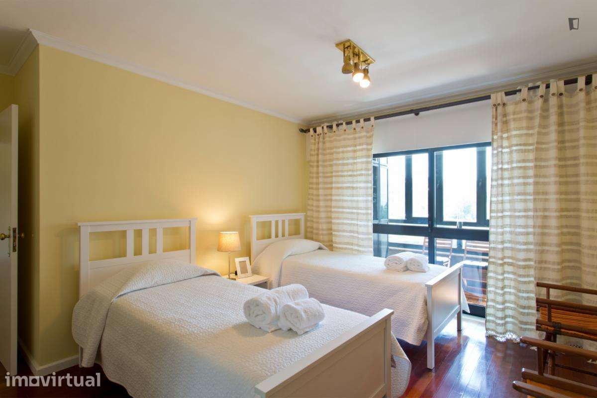 Apartamento com 3 quartos - localizado em Lordelo do Ouro Porto - Grande imagem: 3/45