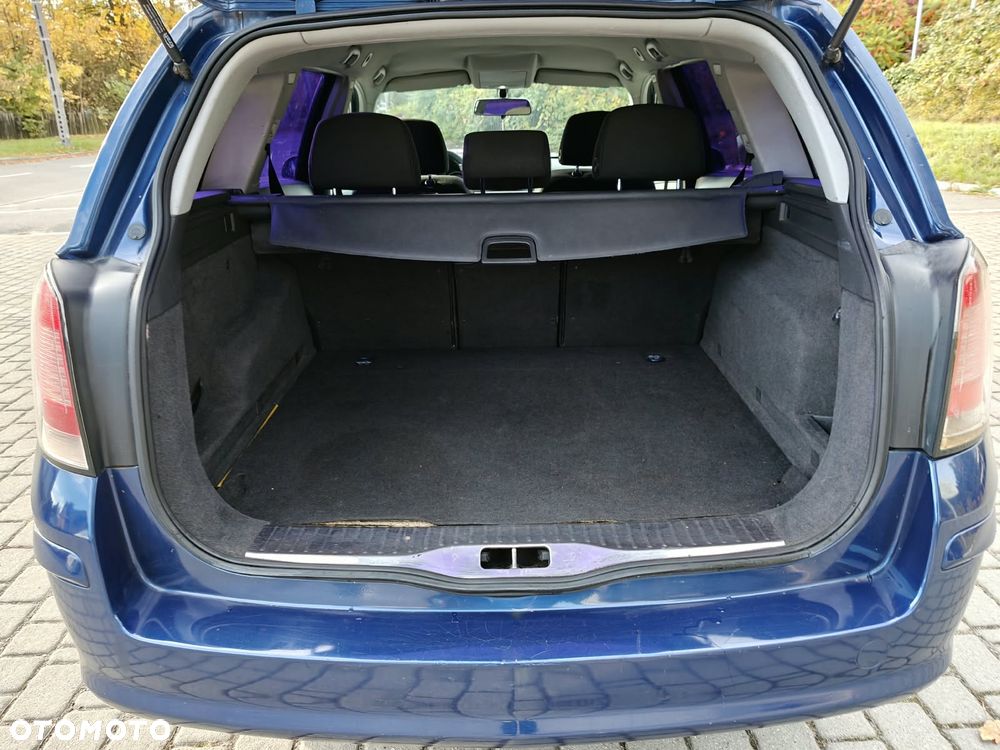 Opel Astra 1.4 Caravan Cosmo - 17