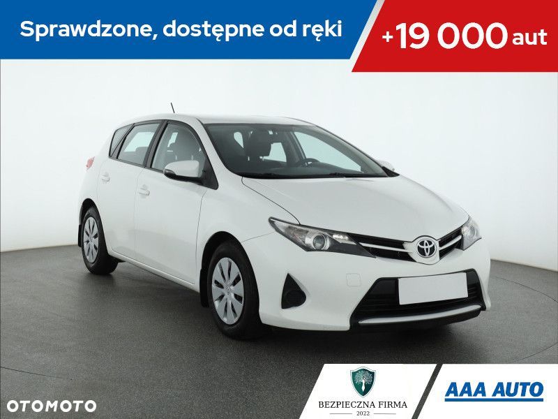 Toyota Auris - 1