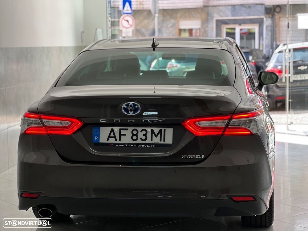 Toyota Camry 2.5 Hybrid Exclusive - 10