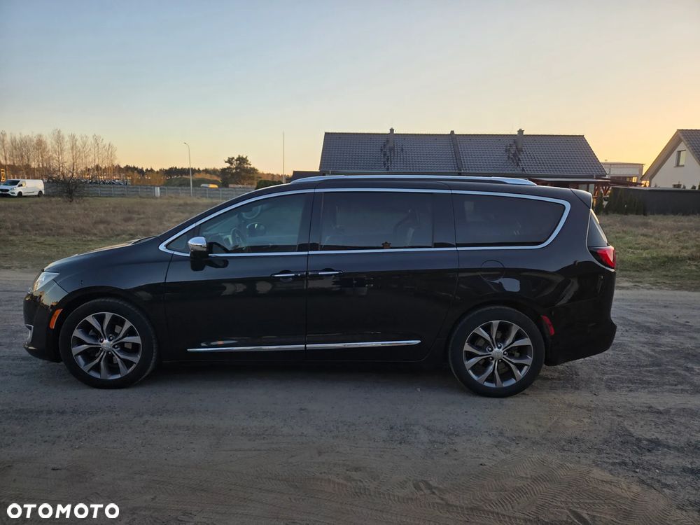 Chrysler Pacifica - 7