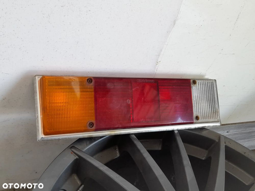 Lampa lewy tył Ford Capri MK2 Hella 74EG13435DA - 2