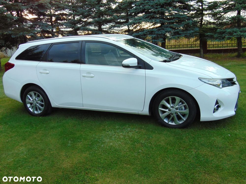 Toyota Auris 1.4 D-4D Luna - 10
