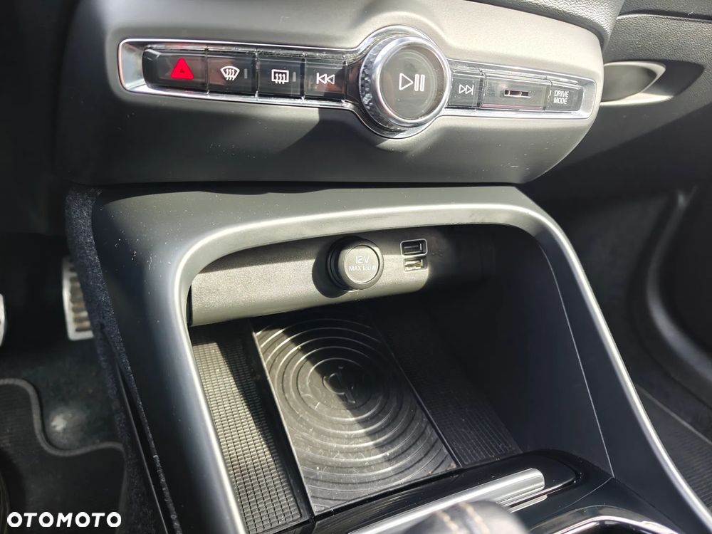 Volvo XC 40 D4 AWD Geartronic R-Design - 29