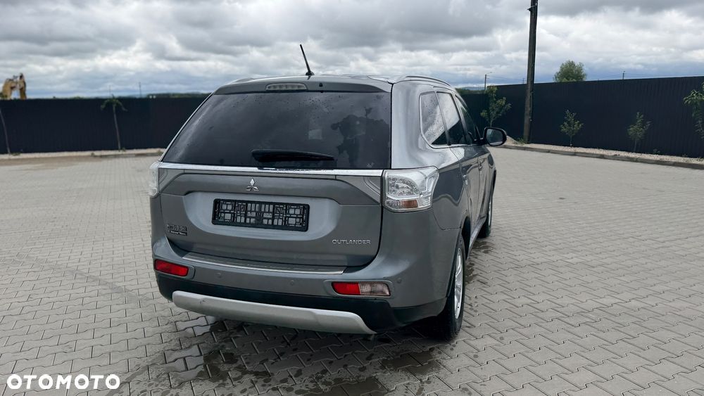 Mitsubishi Outlander 2.2 DI-D 4WD Plus - 6