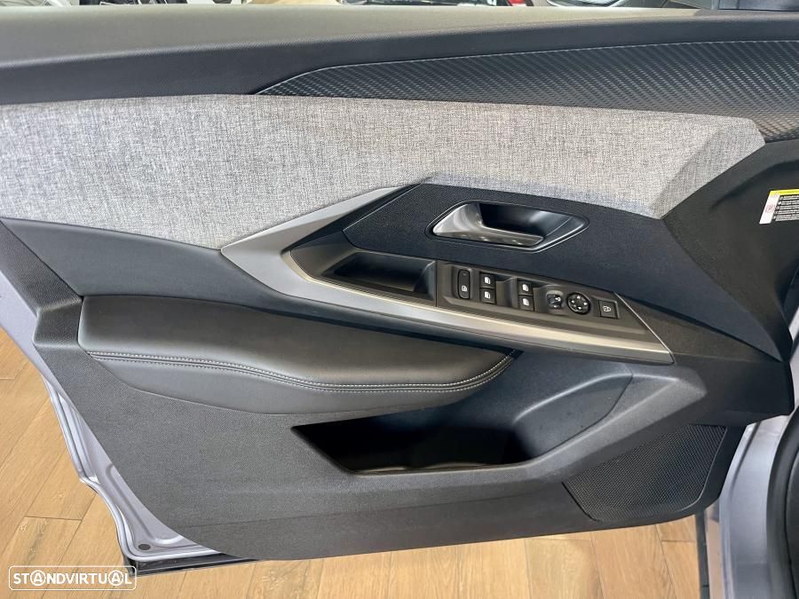 Peugeot 3008 1.2 Hybrid Allure e-DCS6 - 25