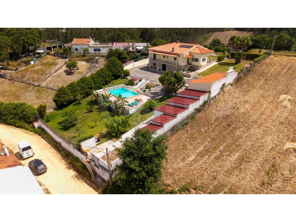 Moradia T3 + T1 Independente com Piscina e Grande Jardim | Salir de... - Grande imagem: 2/49