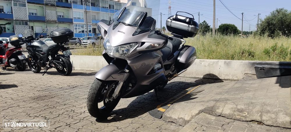 Honda Pan European 1300 ST - 7