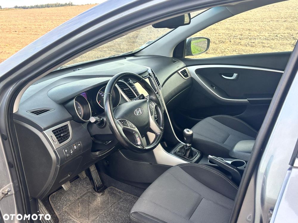 Hyundai i30 blue 1.6 CRDi YES Gold - 5
