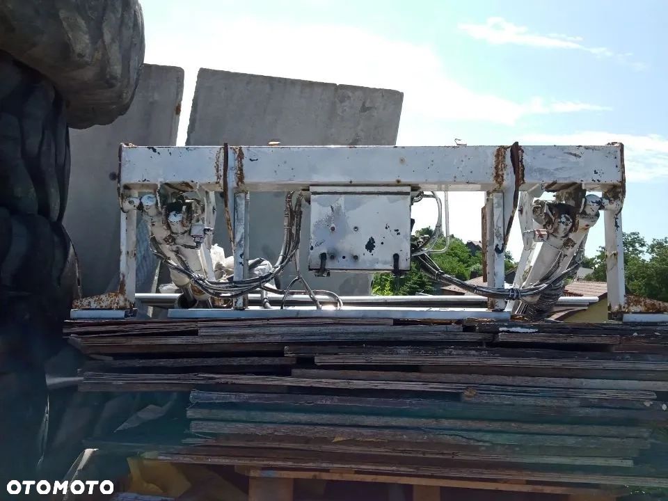 Hydroklapa winda platforma załadowcza Iveco - 2