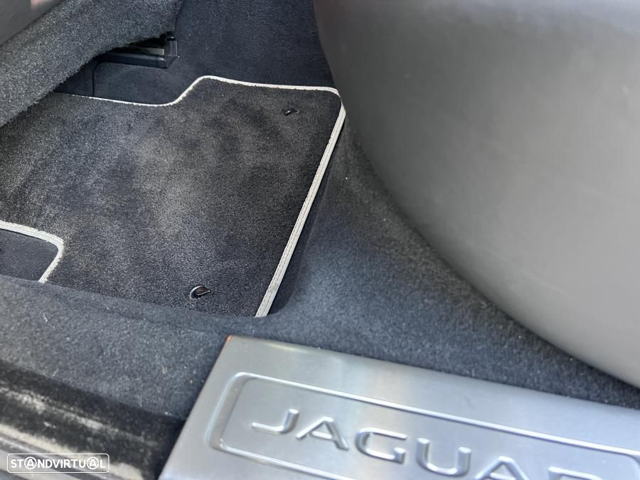 Jaguar XJ 3.0 D V6 Premium Luxury - 24