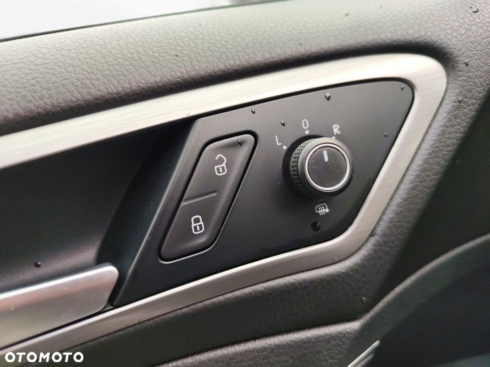 Volkswagen Golf Variant - 11