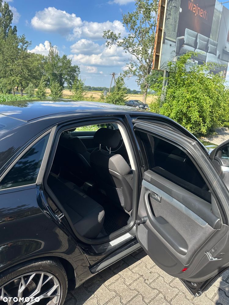 Audi A4 Limousine 2.0 T FSI quattro - 17