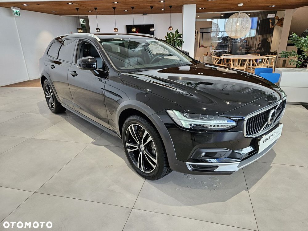 Volvo V90 Cross Country - 4