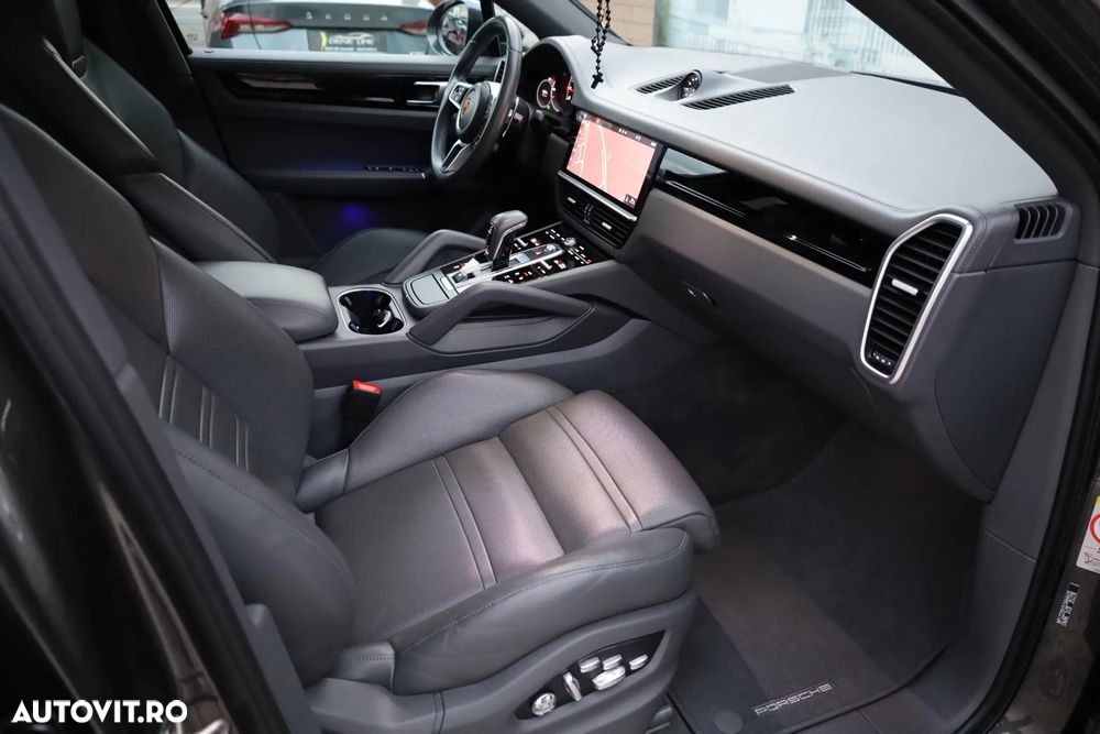 Porsche Cayenne Coupe Standard - 24