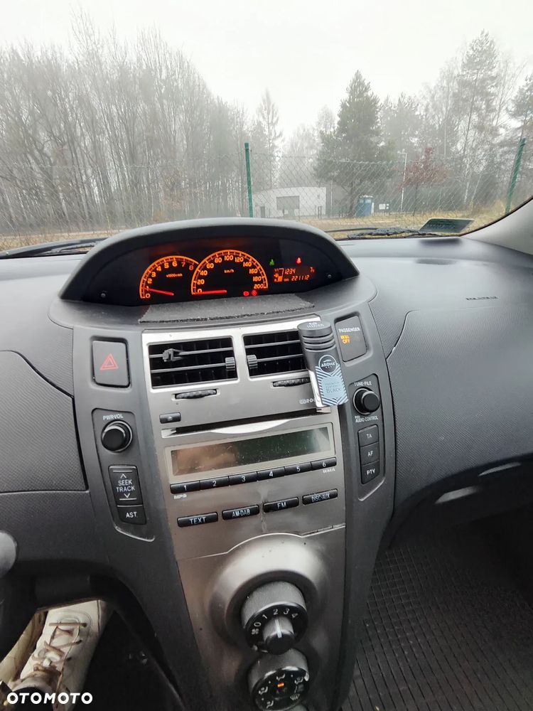 Toyota Yaris 1.33 Sol - 7