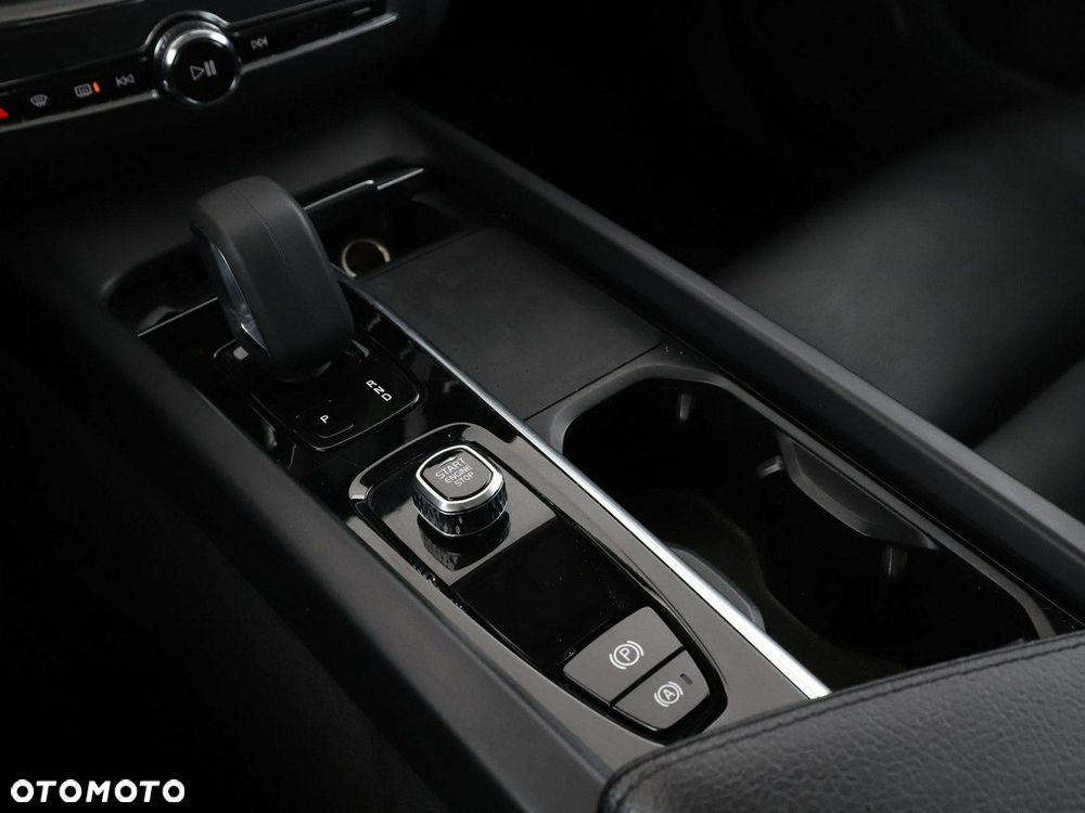 Volvo XC 60 B4 D Geartronic Momentum Pro - 29