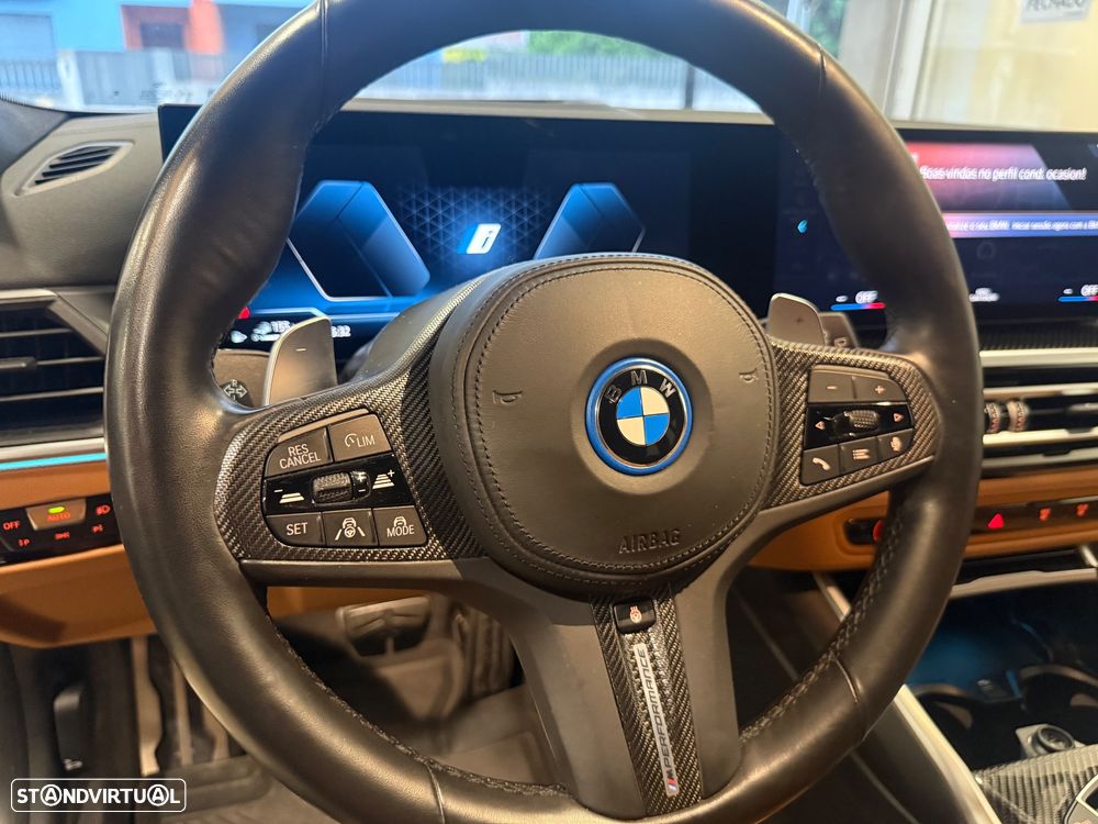 BMW 330 e Pack Desportivo M Pro Auto - 10