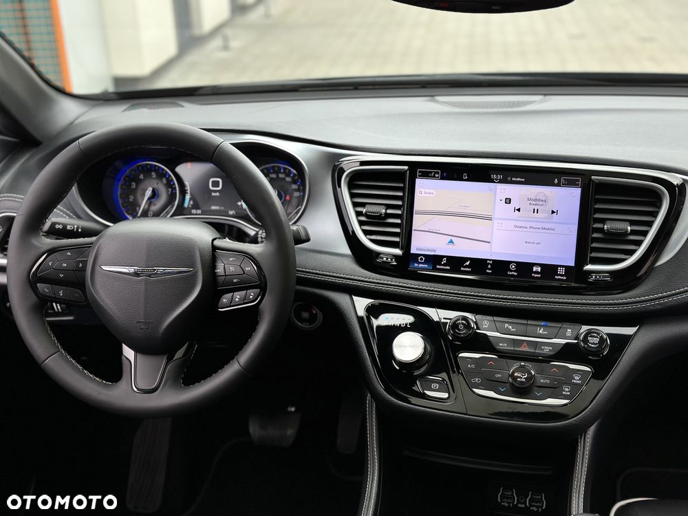Chrysler Pacifica - 13