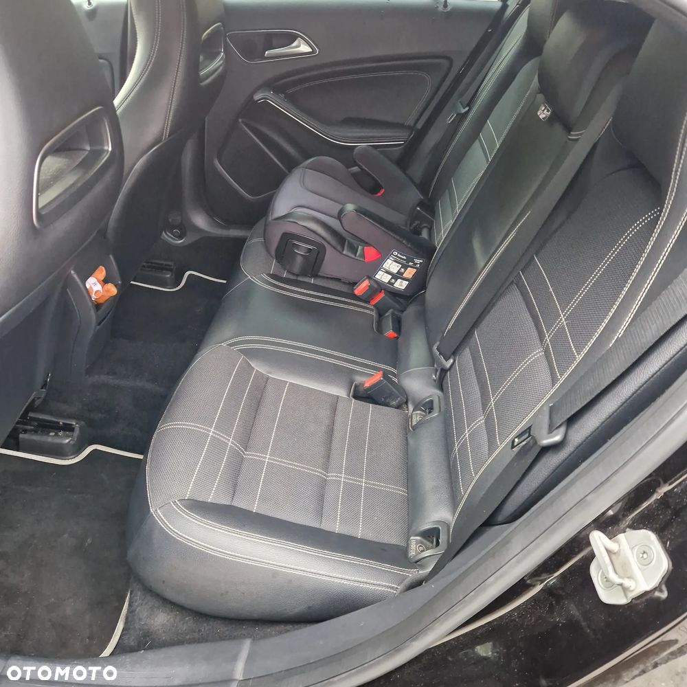 Mercedes-Benz Klasa A 180 d BlueEff Edition - 12