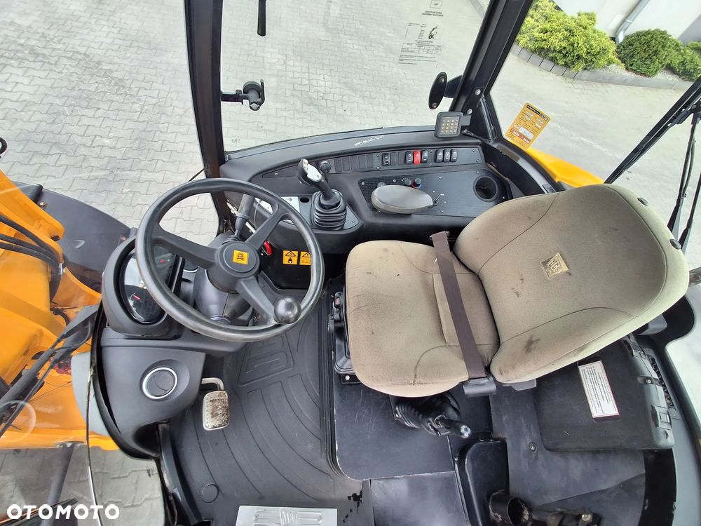 JCB 406 - 11
