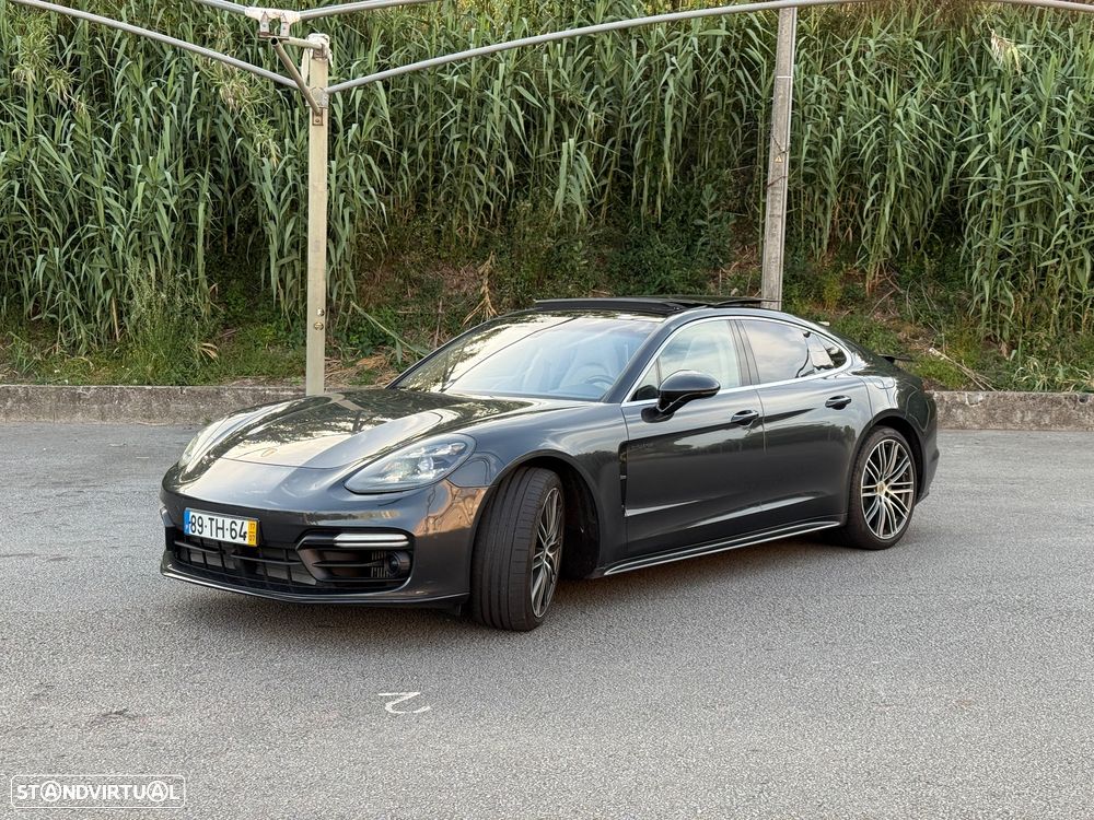 Porsche Panamera - 4