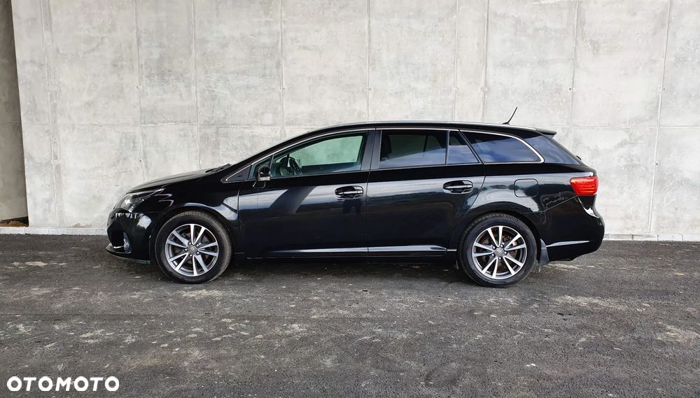 Toyota Avensis 1.8 Multidrive S Executive - 7