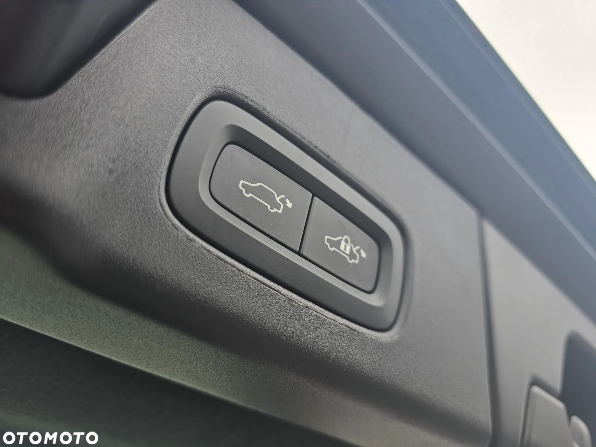 Volvo V90 Cross Country - 28